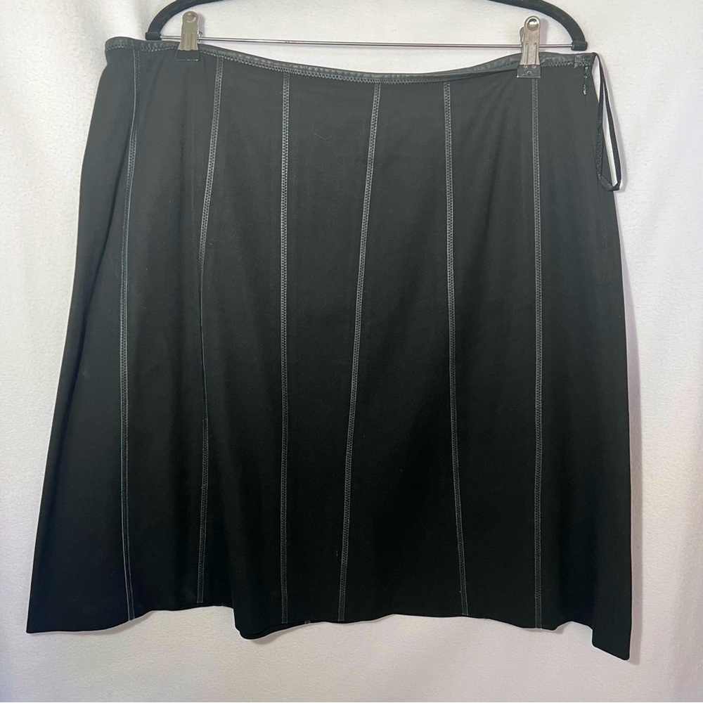 Black faux leather piping skirt size 18